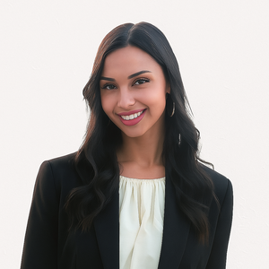 Elisa Burzynski — Greeter